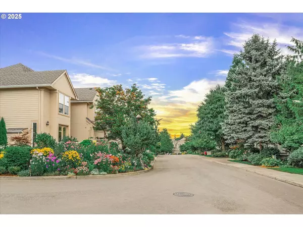 12 MORNINGVIEW LN, Lake Oswego, OR 97035