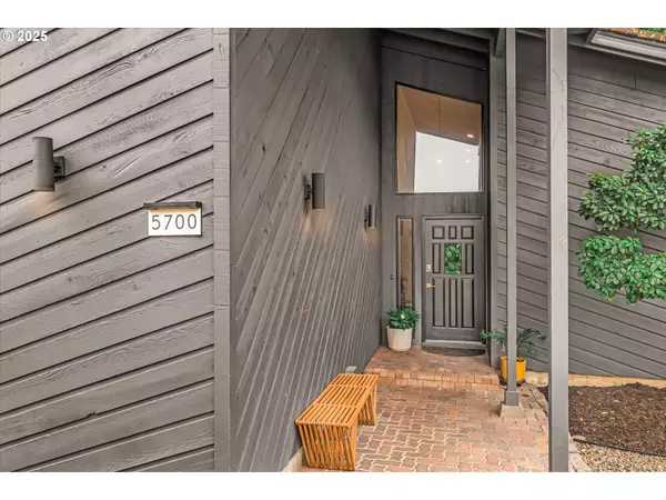 5700 SE BYRON DR, Milwaukie, OR 97267