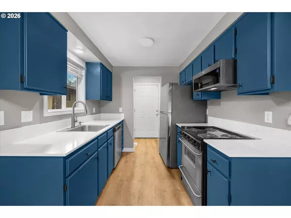 1587 SE OAK GROVE BLVD, Milwaukie, OR 97267