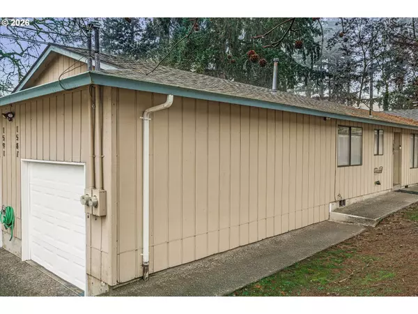 1587 SE OAK GROVE BLVD, Milwaukie, OR 97267
