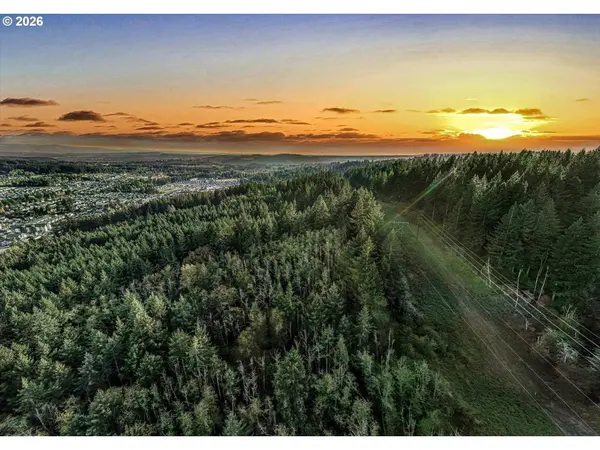 16581 SE Hagen RD, Happy Valley, OR 97086