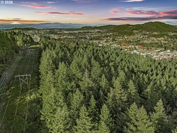 16581 SE Hagen RD, Happy Valley, OR 97086
