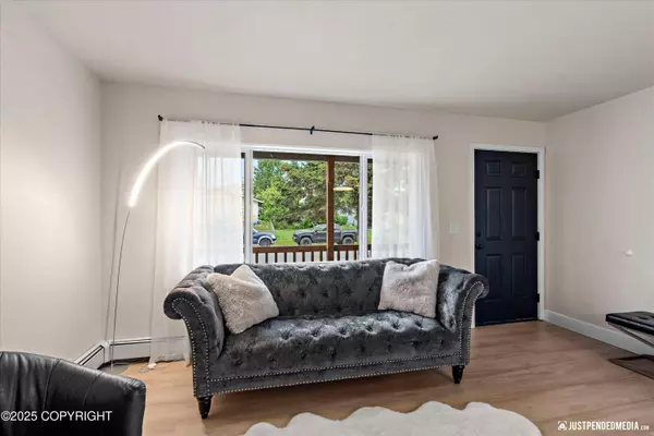 3722 E 19th AVE, Anchorage, AK 99508