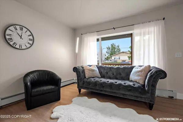 3722 E 19th AVE, Anchorage, AK 99508