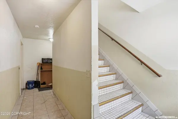 530 Mumford ST, Anchorage, AK 99508