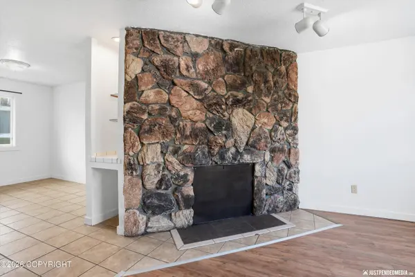530 Mumford ST, Anchorage, AK 99508