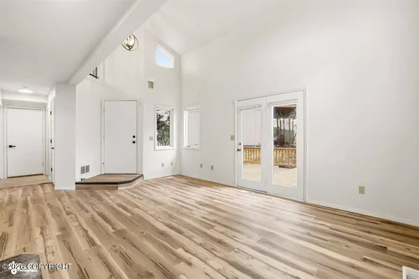 9356 Sea Parrot CIR, Anchorage, AK 99515