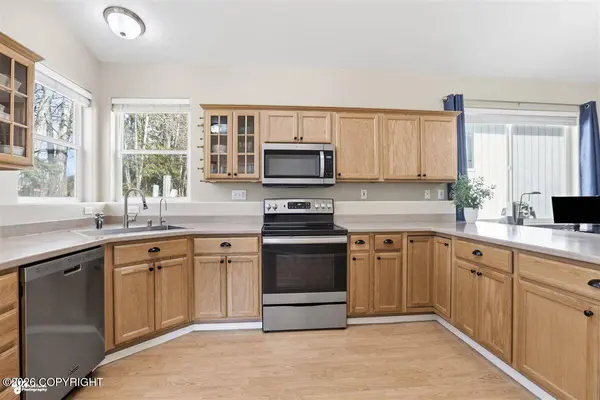 6718 DeLong Landing CIR, Anchorage, AK 99502