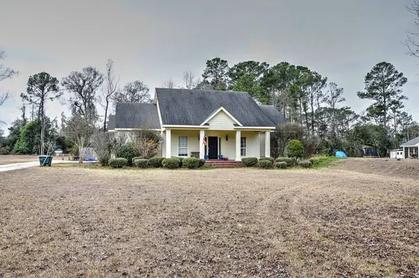 118 Foxworth Trl, Nashville, GA 31639