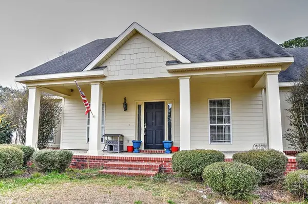 118 Foxworth Trl, Nashville, GA 31639