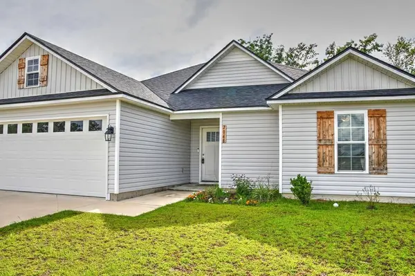 2048 Meadow Cove Dr, Valdosta, GA 31605