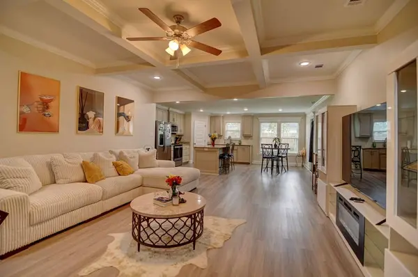 2048 Meadow Cove Dr, Valdosta, GA 31605