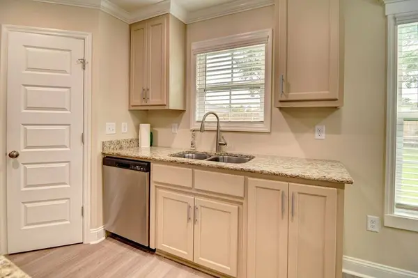 2048 Meadow Cove Dr, Valdosta, GA 31605