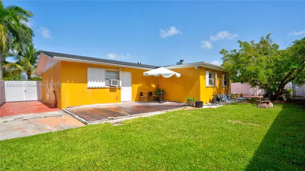 7315 SW 127th Ct, Miami, FL 33183