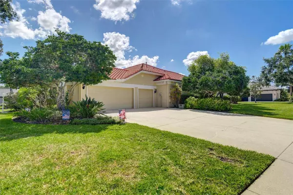 8005 ROYAL BIRKDALE CIR, Lakewood Ranch, FL 34202