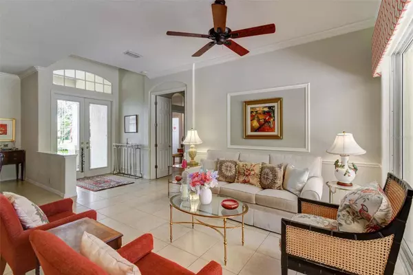 8005 ROYAL BIRKDALE CIR, Lakewood Ranch, FL 34202