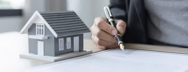  Selling Your Home Isn’t Just Listing a Sign—It’s a Strategy