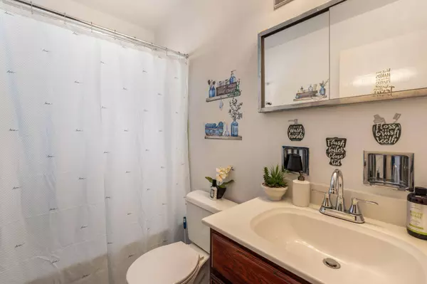 5824 S Marilyn St, Milwaukee, WI 53221