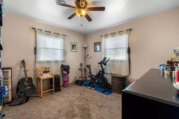 5824 S Marilyn St, Milwaukee, WI 53221