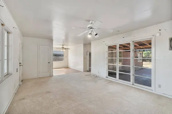 2626 E Princeton AVE, Fresno, CA 93703