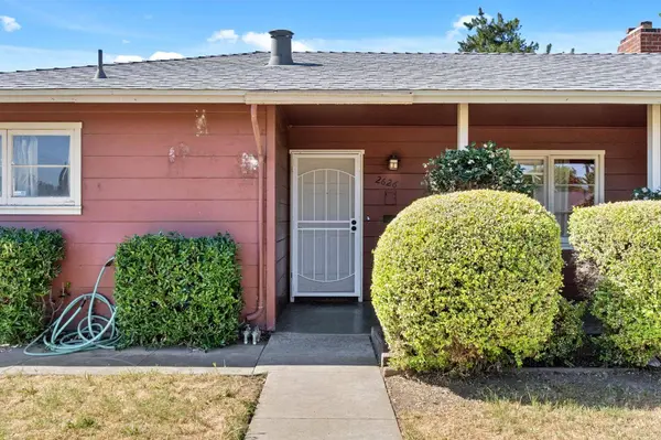 2626 E Princeton AVE, Fresno, CA 93703