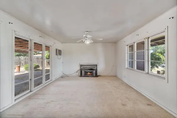 2626 E Princeton AVE, Fresno, CA 93703