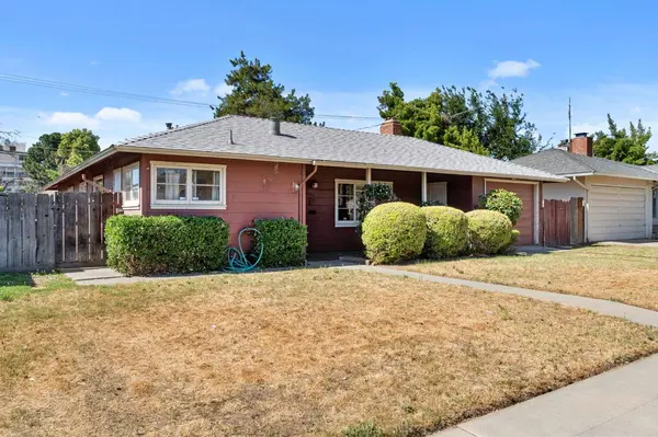 2626 E Princeton AVE, Fresno, CA 93703