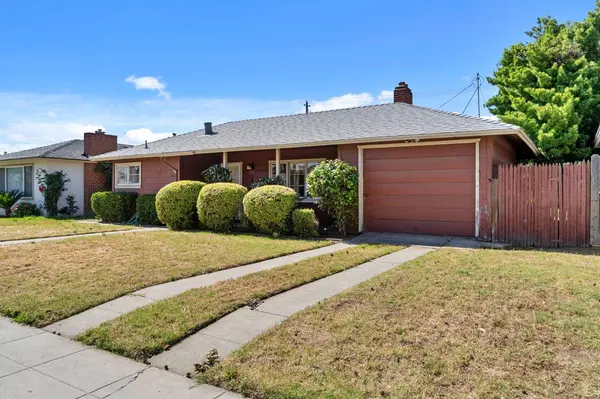 2626 E Princeton AVE, Fresno, CA 93703