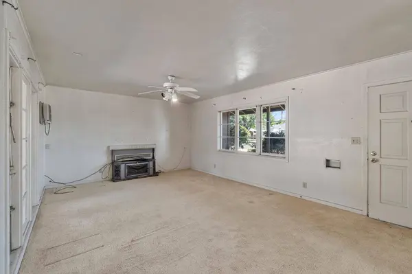 2626 E Princeton AVE, Fresno, CA 93703