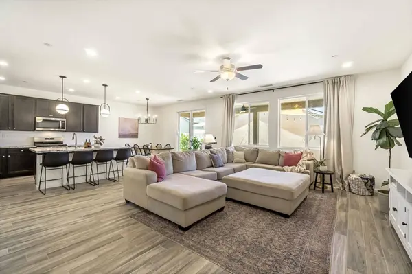 2417 Avenue 396, Kingsburg, CA 93631