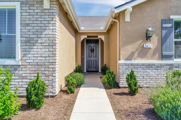 2417 Avenue 396, Kingsburg, CA 93631