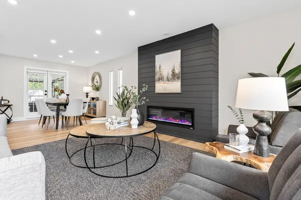 2466 Tolmie Ave, Coquitlam, BC V3K 3E7