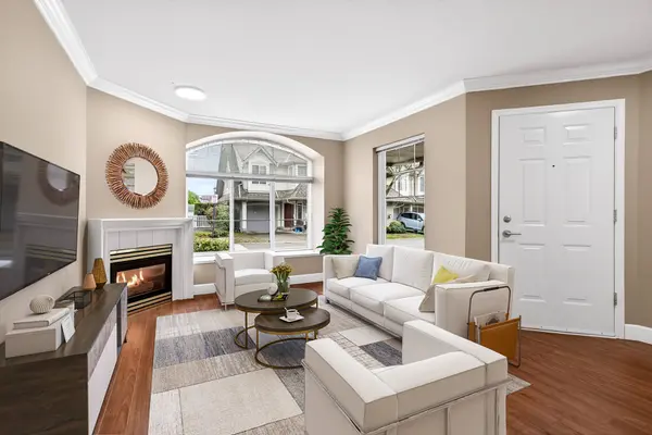 23085 118 Ave #12, Maple Ridge, BC V2X 3J7