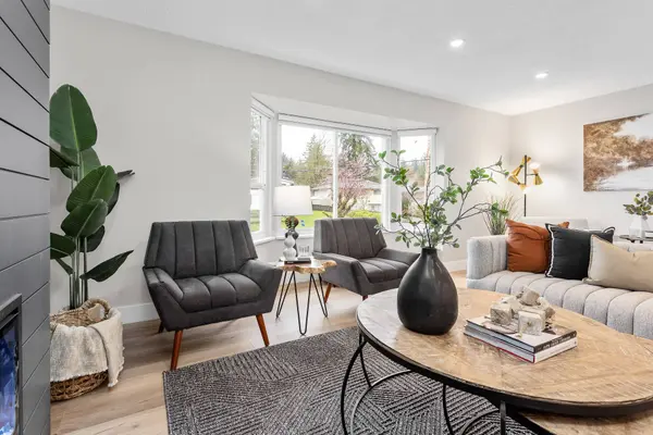 2466 Tolmie Ave, Coquitlam, BC V3K 3E7