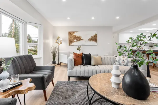 2466 Tolmie Ave, Coquitlam, BC V3K 3E7