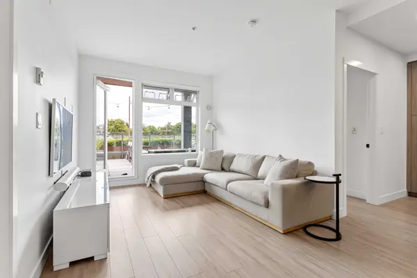 2408 Grant St #201, Vancouver, BC V5K 3G4