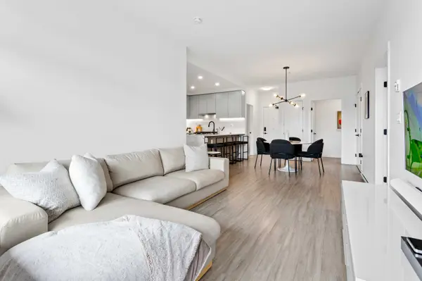 2408 Grant St #201, Vancouver, BC V5K 3G4