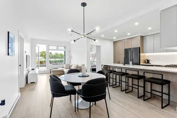 2408 Grant St #201, Vancouver, BC V5K 3G4