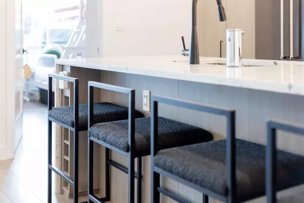 2408 Grant ST #201, Vancouver, BC V5K 3G4
