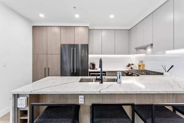 2408 Grant ST #201, Vancouver, BC V5K 3G4