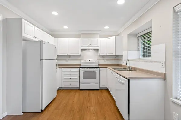 23085 118 AVE #12, Maple Ridge, BC V2X 3J7