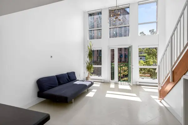 1 E Cordova ST #309, Vancouver, BC V6A 4H3