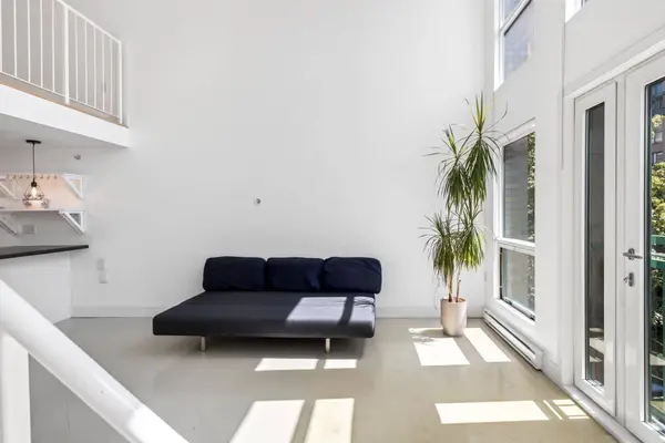 1 E Cordova ST #309, Vancouver, BC V6A 4H3