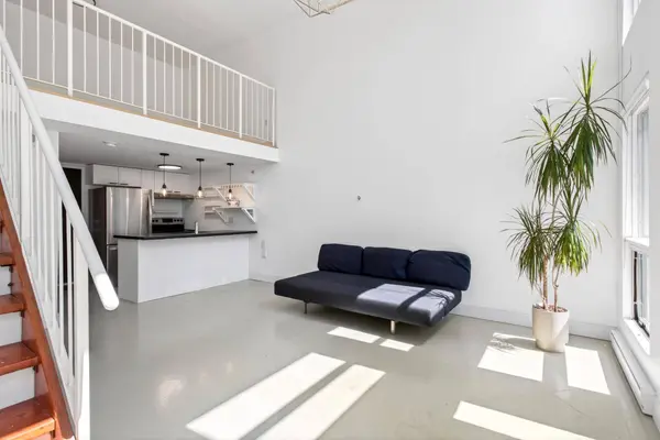 1 E Cordova ST #309, Vancouver, BC V6A 4H3