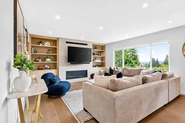 1110 Barberry PL, Port Moody, BC V3H 3Y6