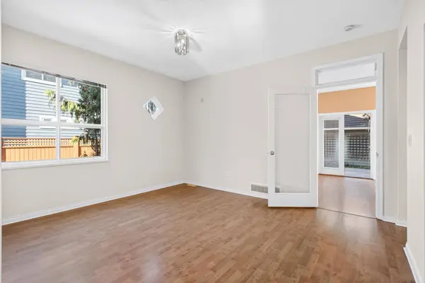 111 Foundry ROW, New Westminster, BC V3M 6X5