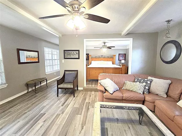 560 Brandon RD, Conroe, TX 77302