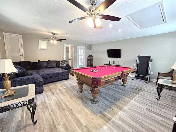 560 Brandon RD, Conroe, TX 77302