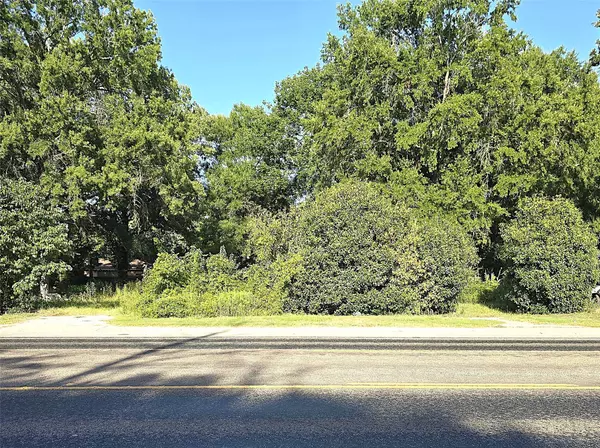 646 N Fm 356, Onalaska, TX 77360