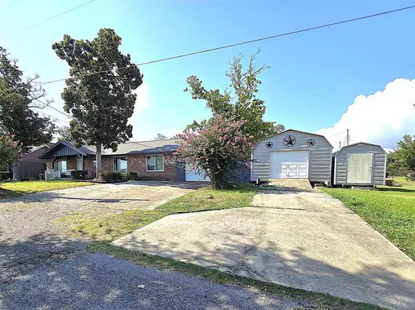 30 N Terrace DR, Point Blank, TX 77364